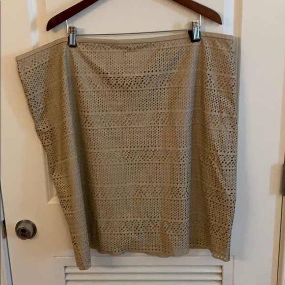 Calvin Klein Dresses & Skirts - Calvin Klein faux-leather lined skirt